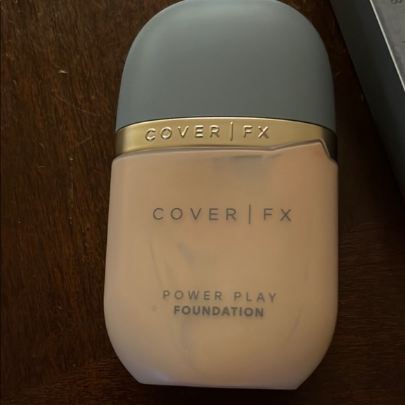 Cover FX Power Play Foundation - F2 - Picture 4 of 5
